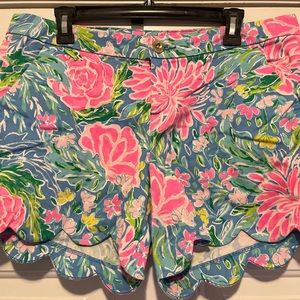 Lilly Pulitzer Buttercup Shorts in Bunny Business.  Size 12